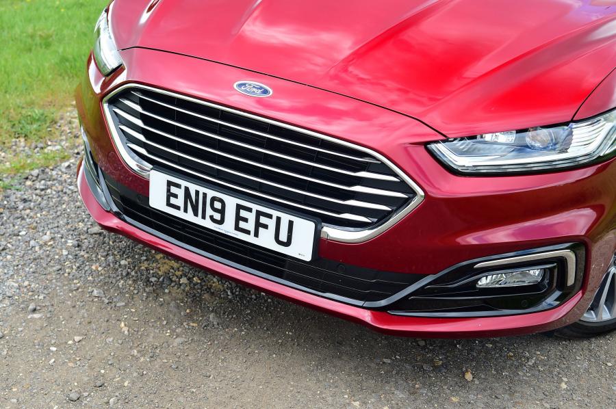 Детали экстерьера Ford Mondeo Hybrid Estate 2019 года  (фото 16 из 21)